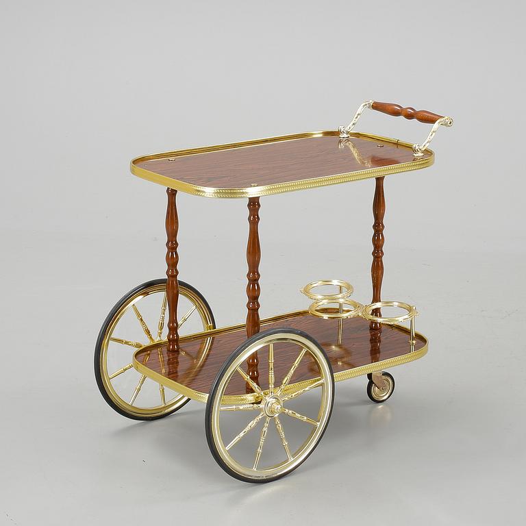 SERVERINGSVAGN, 1900-talets andra hälft.