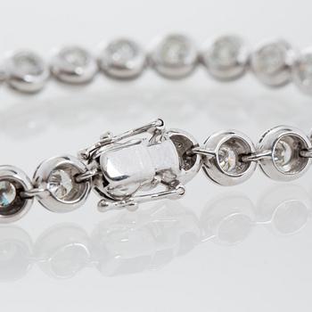 ARMBAND, 18K vitguld med briljantslipade diamanter ca 4.35 ct.