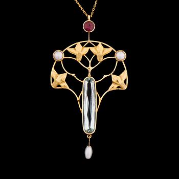 A PENDANT, facetted aquamarine, garnet, pearls, 18K gold, c. 1910.