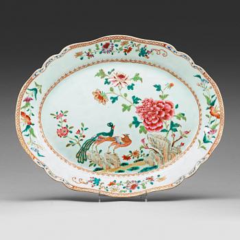 224. A famille rose 'double peacock' charger, Qing dynasty, Qianlong (1736-95).