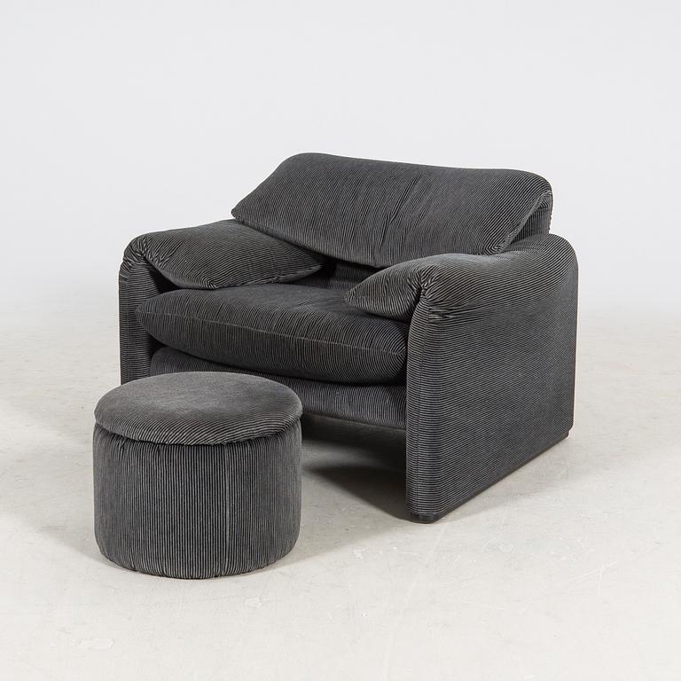 Vico Magistretti armchair with footstool "Maralunga" for Cassina Italy late 20th century.