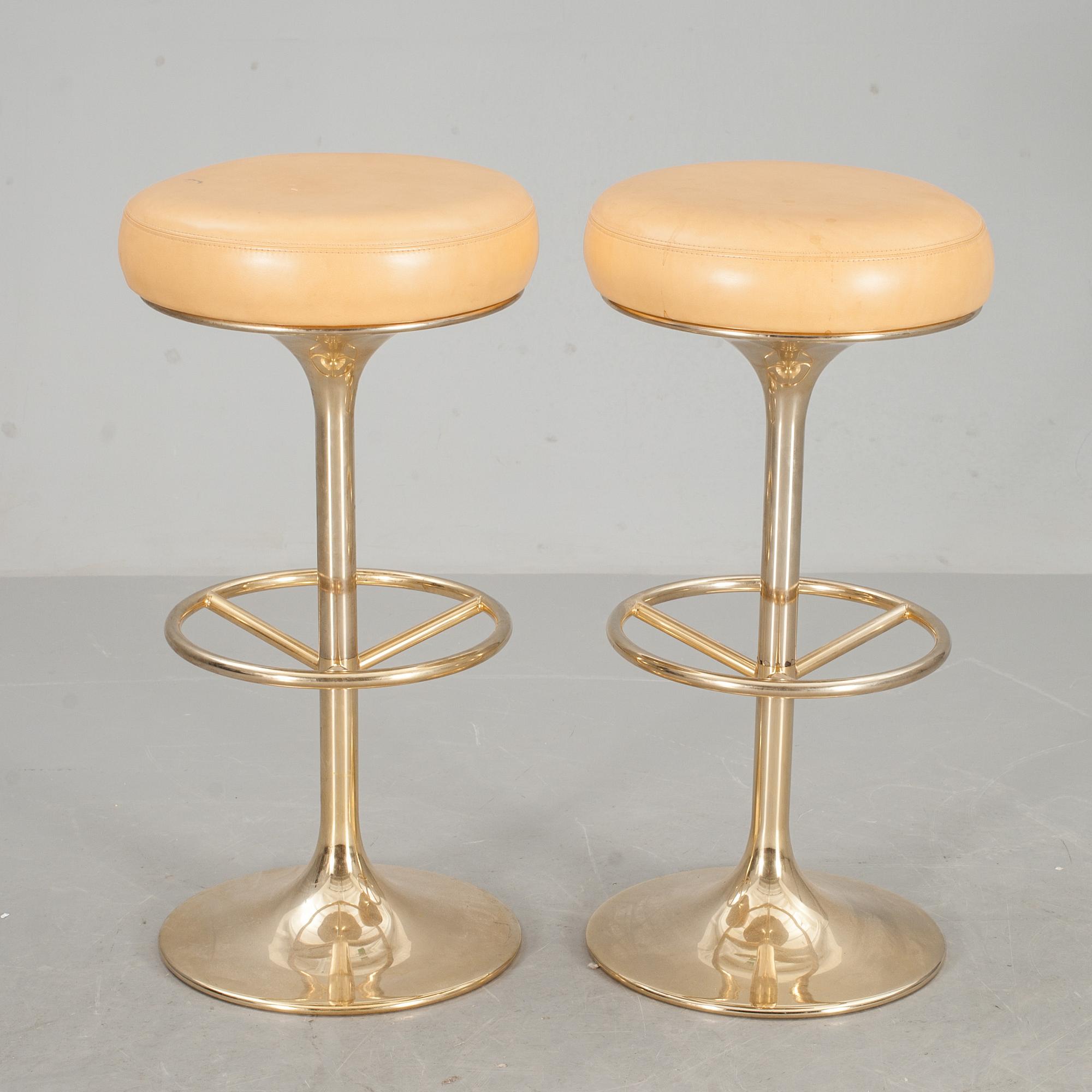 BARSTOLAR, ett par, Johansson design.