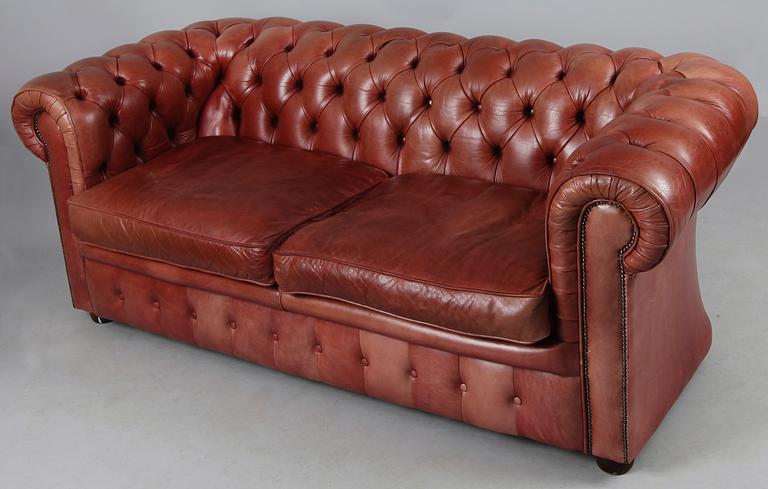 SOFFA, Chesterfieldmodell, England, 1900-talets andra hälft.