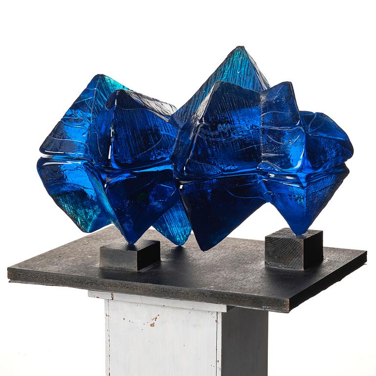 Edvin Öhrström, skulptur, "Isig prisma", gjutet glas, Orrefors eller Lindshammars glasbruk, 1950-60-tal.