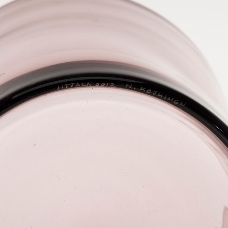 VAS, glas, signerad H. Koskinen, Iittala 2012.