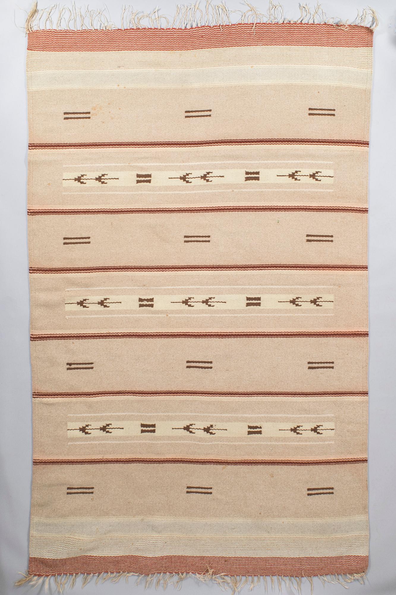 Karvalankamatto, 1930-luku. Noin 247 x 150 cm.