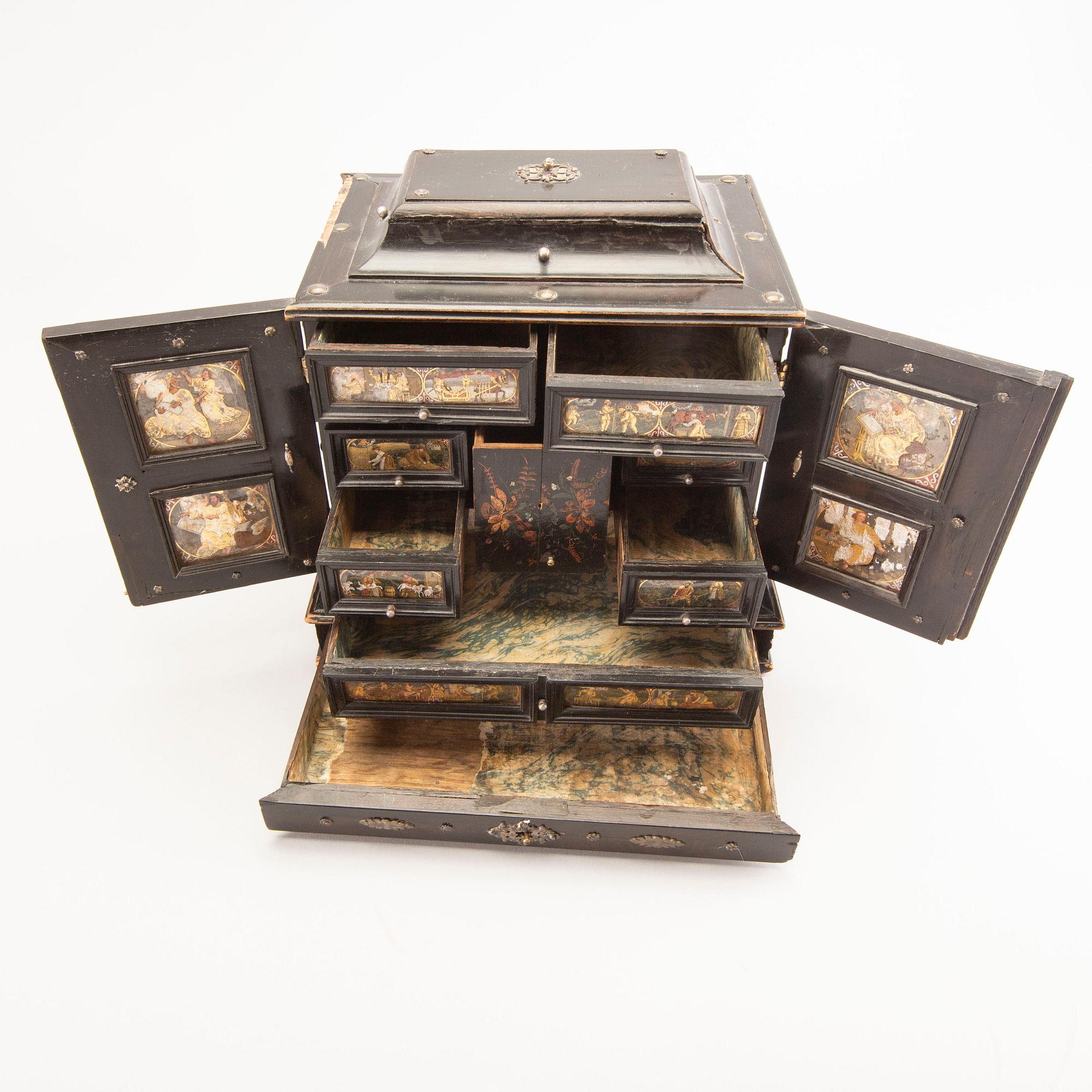 A Baroque/Baroque-style miniature cabinet 18/19th century.