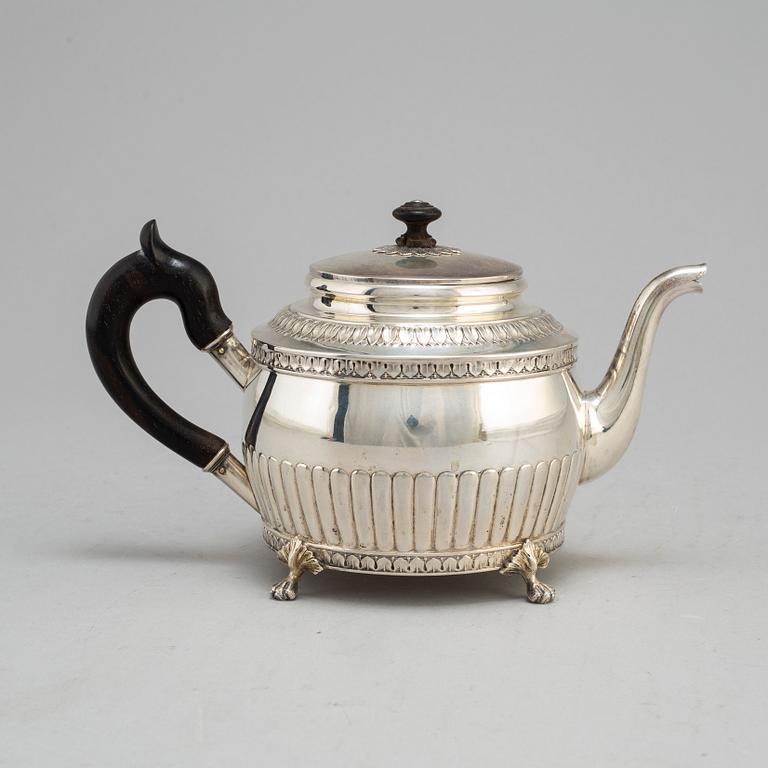 ISRAEL SUNDSTRÖM, a silver teapot, Stockholm 1912.