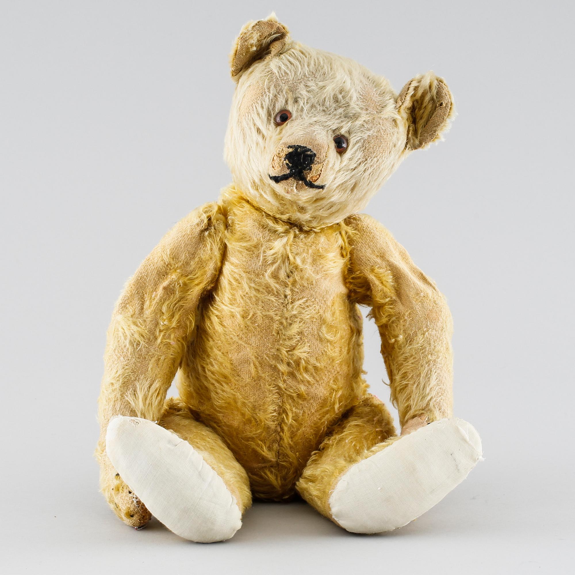 A stuffed teddybear, Steiff, early 20th century.