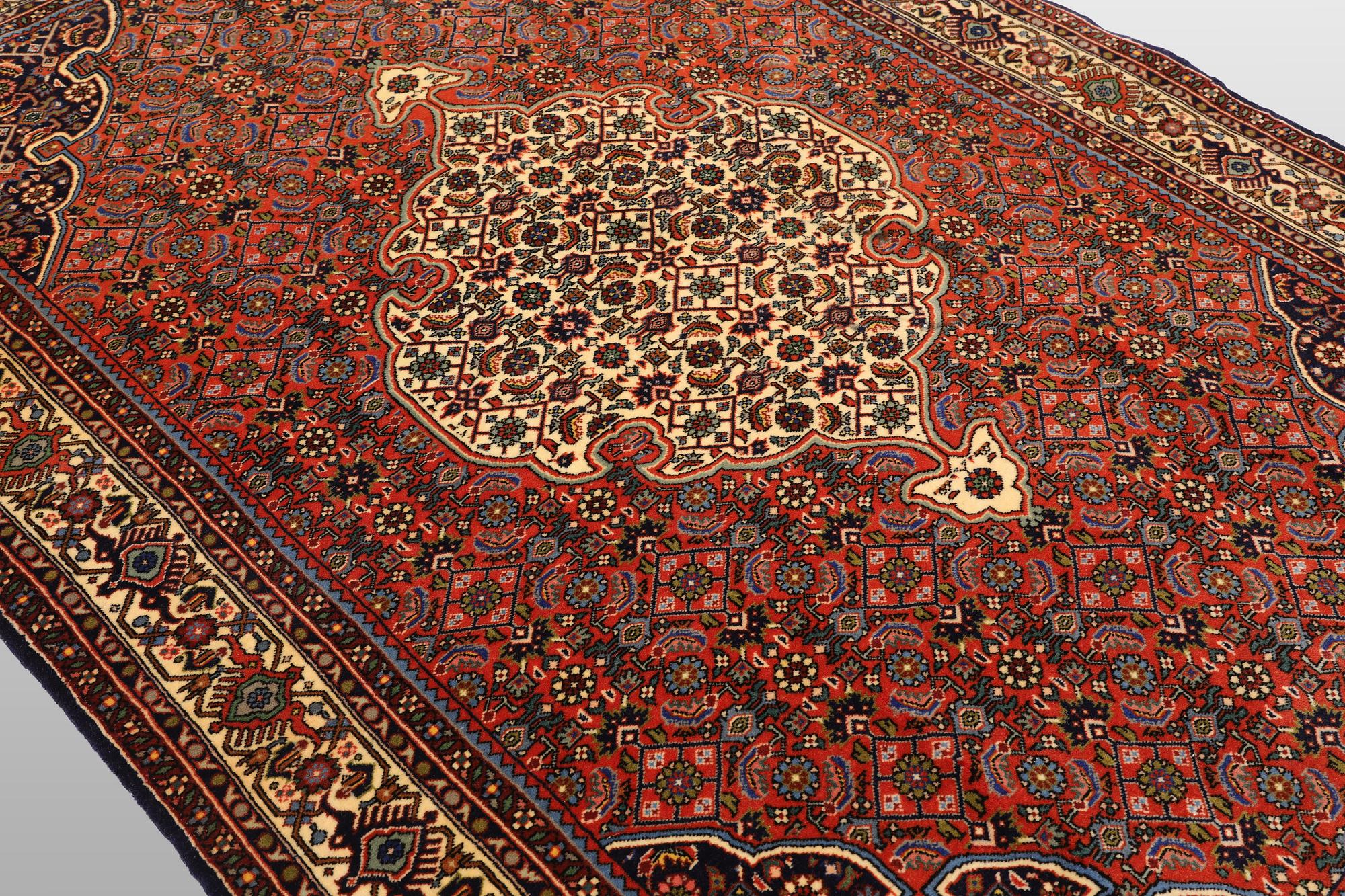 A Bidjar carpet, 172 x 113 cm.