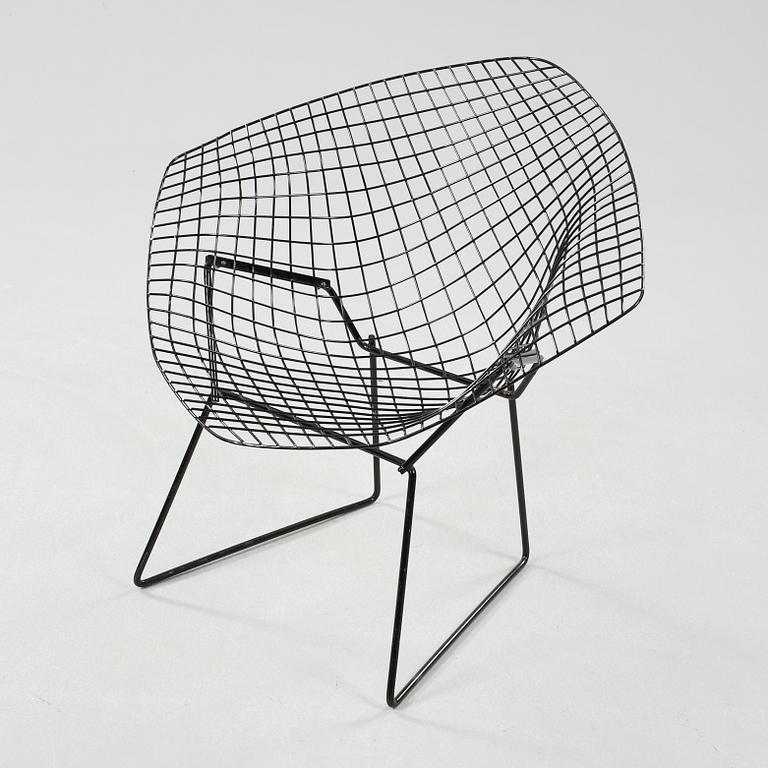 A chair model Diamond Chair, designed by Harry Bertoia in the second half of the 20th century.