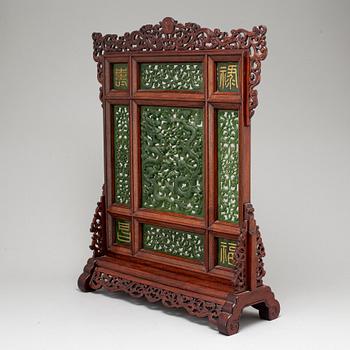 A Chinese carved firescreen/table screen, 20th century.