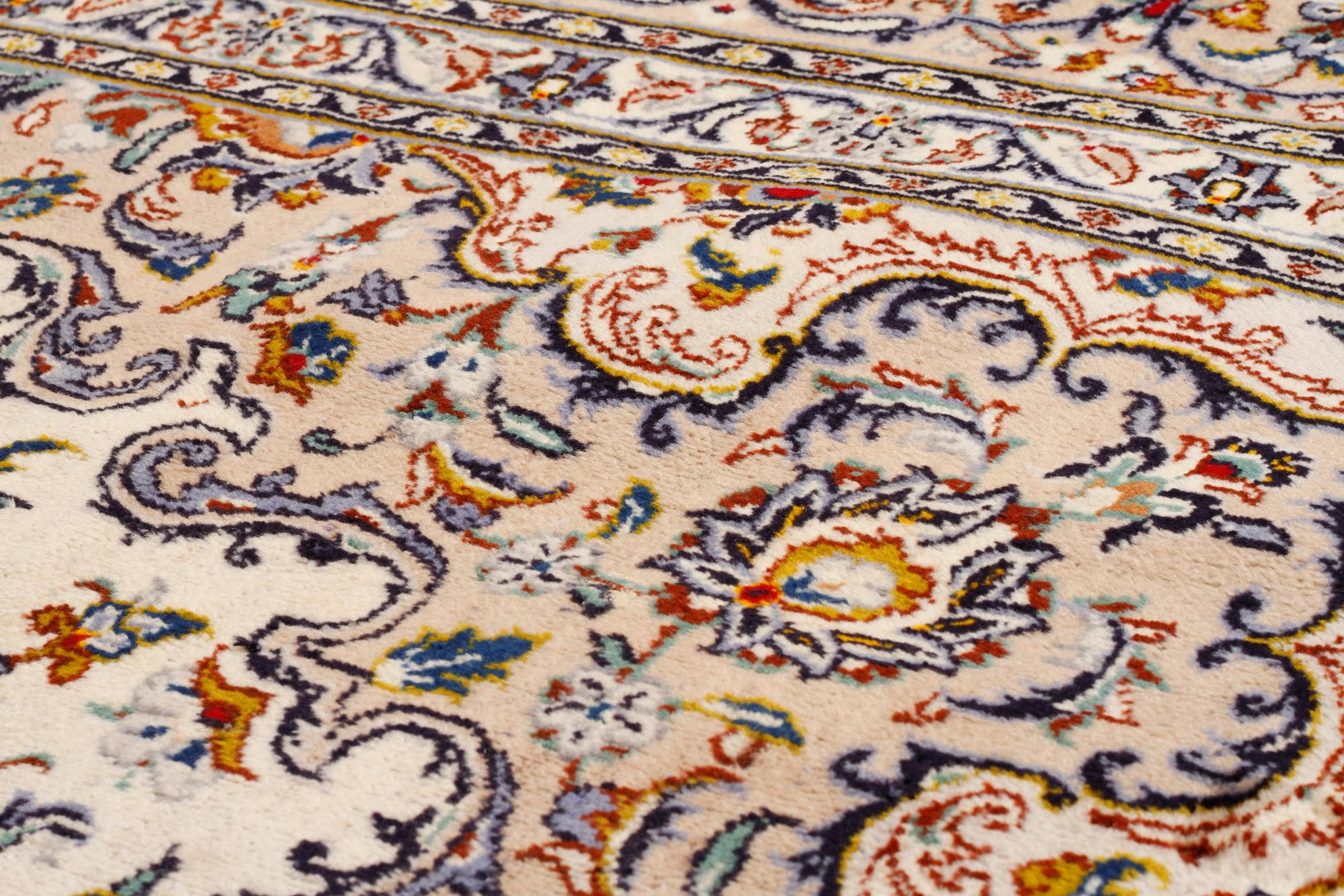 MATTA, Keshan, ca 398 x 292 cm.