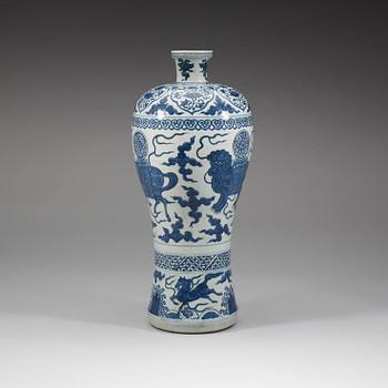 MEIPINGVAS, porslin. Mingdynastin, Wanli (1572-1620).