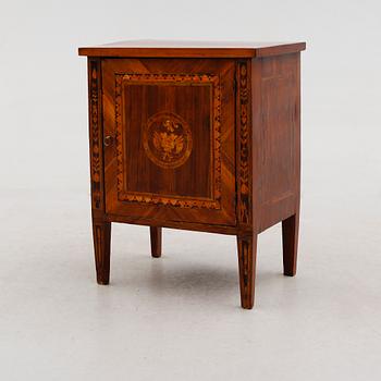 POTTSKÅP, Louis XVI-stil, troligen Italien 1800-tal.