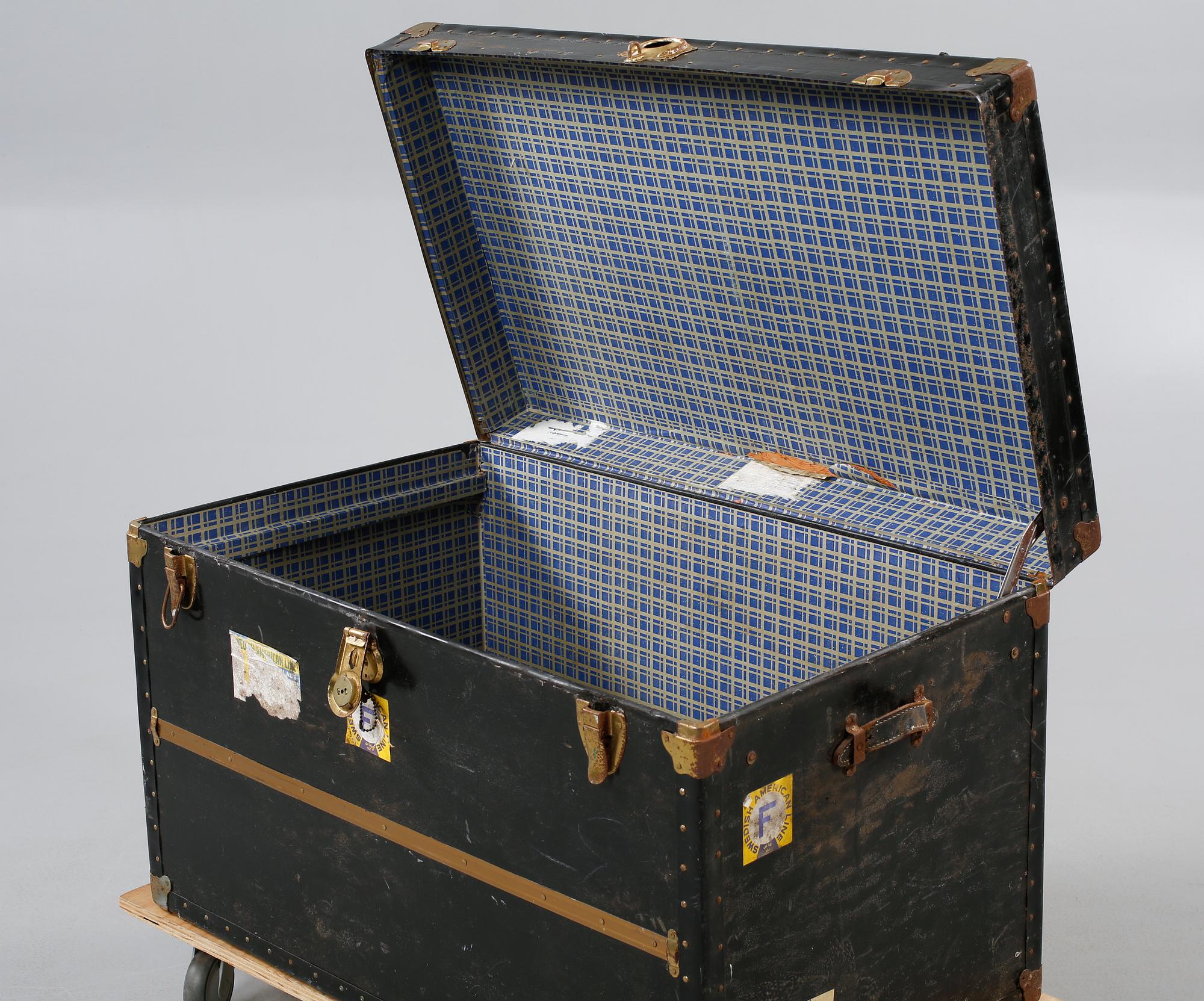 KOFFERT, 1900-talets första hälft.