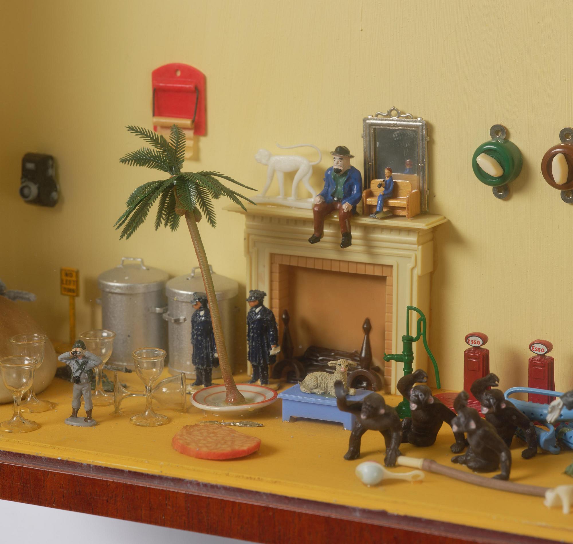 Marie-Louise Ekman, "Skåp med öppen spis och porträtt".