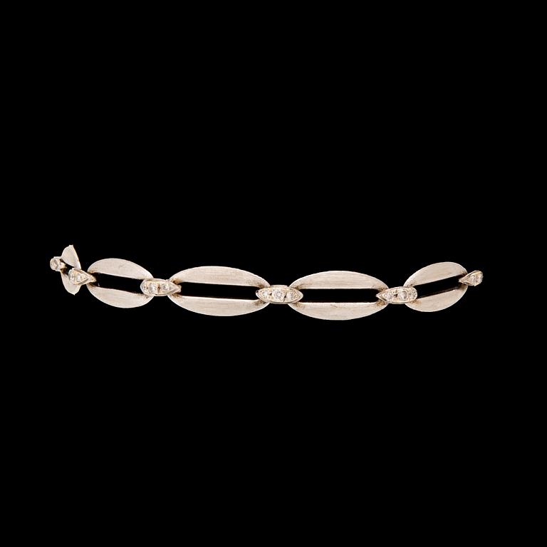 Armband 18K vitguld med runda briljantslipade diamanter.