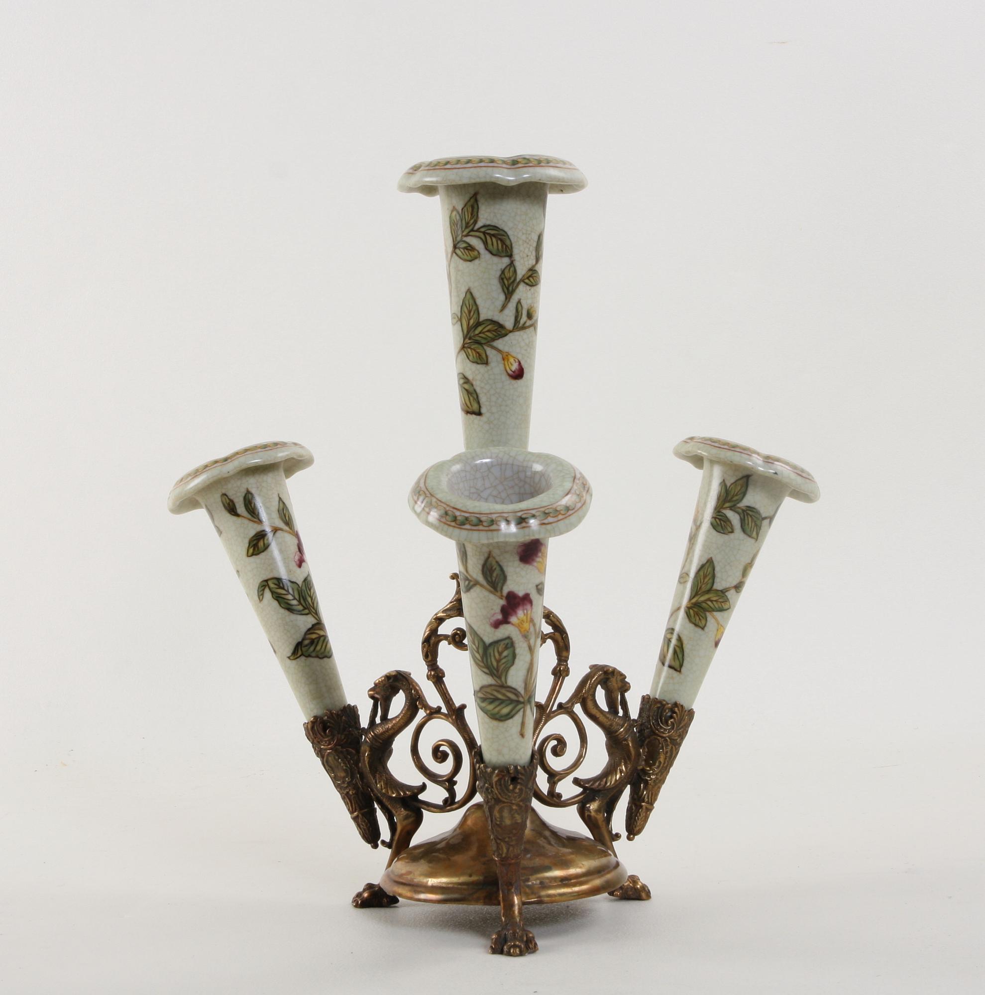 VAS, mässing och porslin, empirestil, 1900/2000-tal.