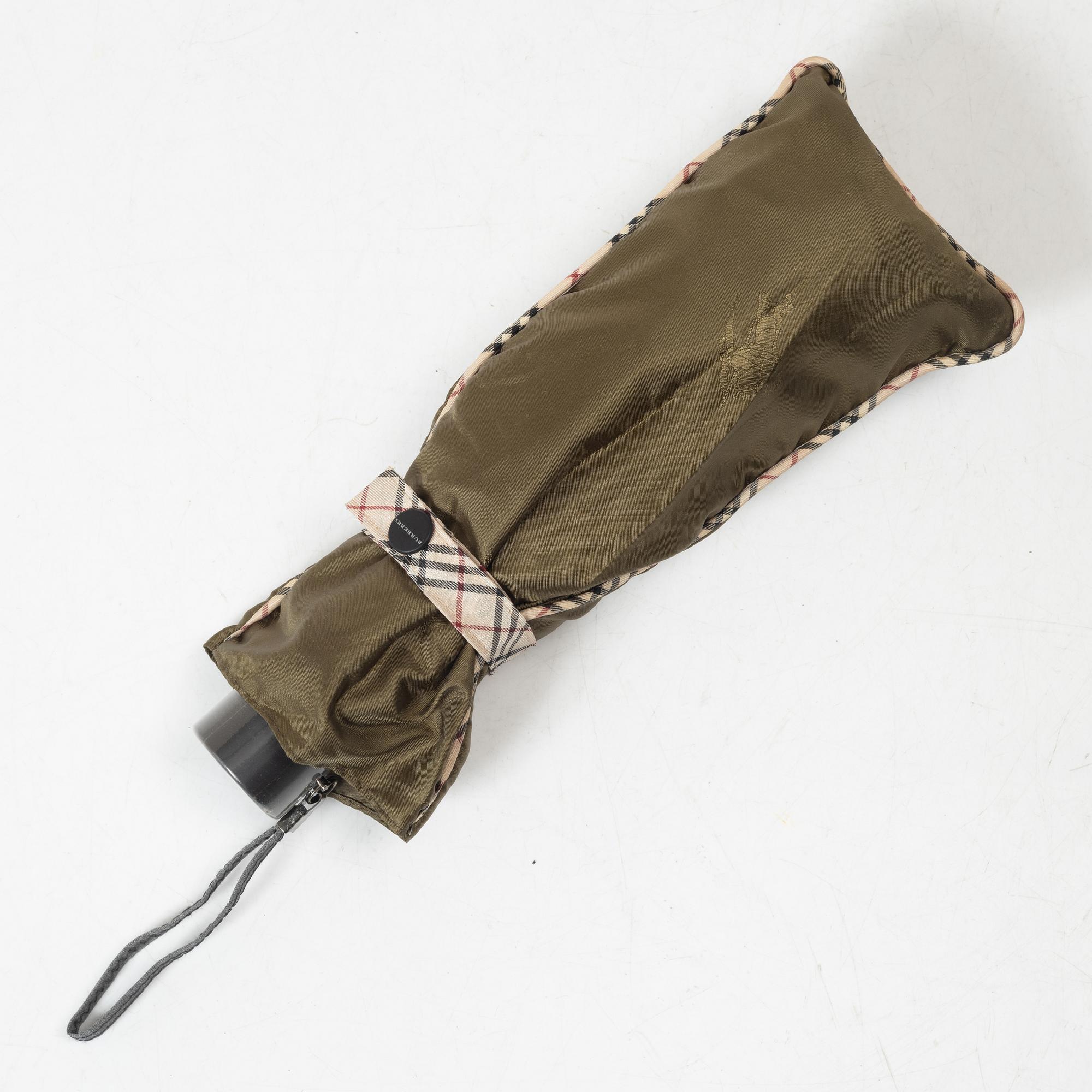 Burberry, umbrella.