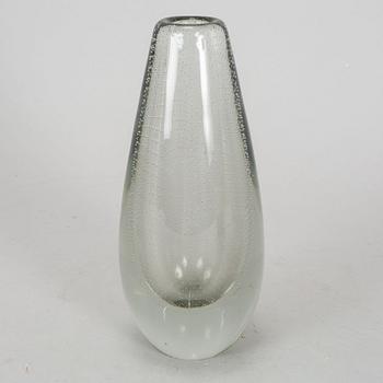 GUNNEL NYMAN, a glass vase, Nuutajärvi Notsjö, Finland mid 20th century.