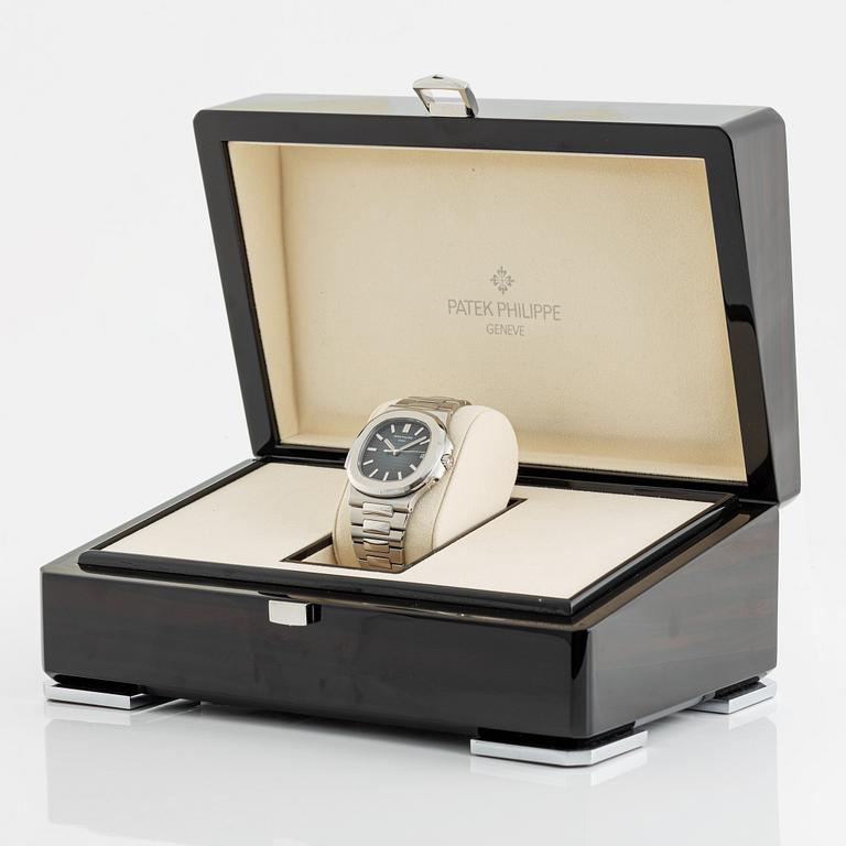 Patek Philippe, Nautilus, ca 2017.