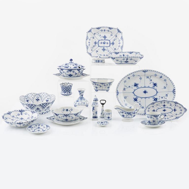 39 pieces of a 'Musselmalet' porcelain service, Royal Copenhagen, Denmark.