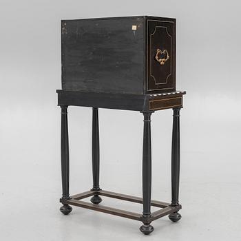 Kabinettskåp, 1800-tal. Barockstil.