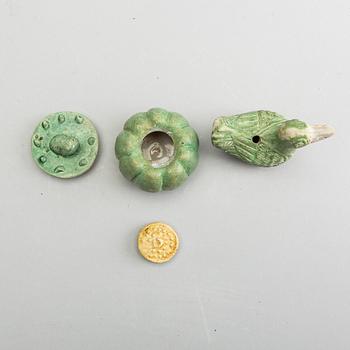 A green and yellow glazed water dropper, a box with cover and an extra cover. Ming dynasty (1368-1644).