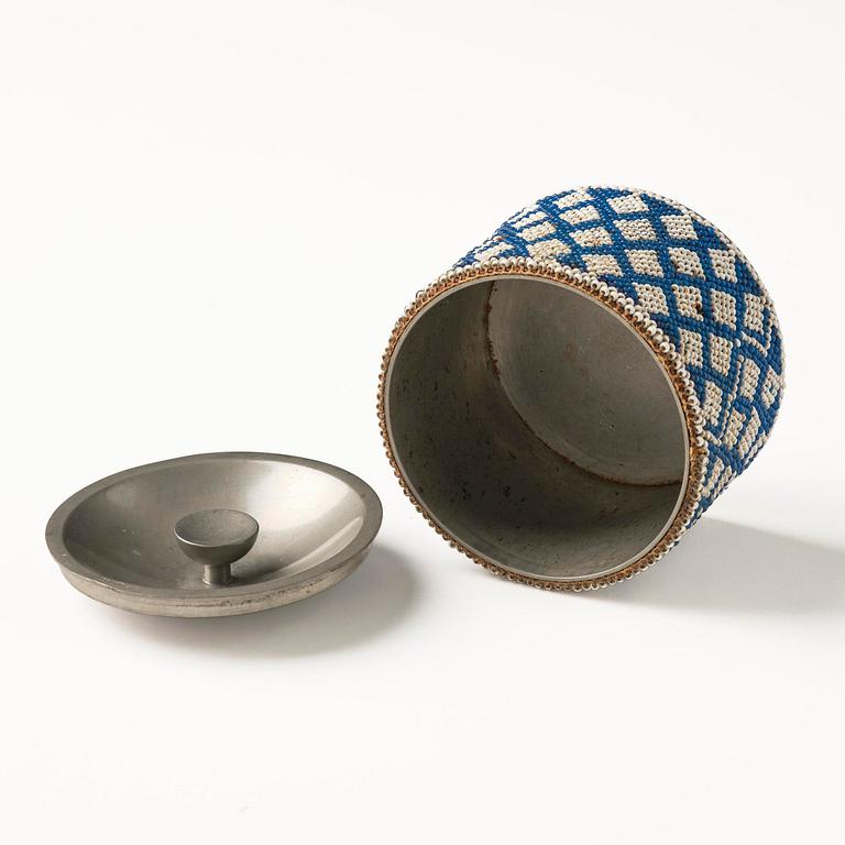 Firma Svenskt Tenn, a lidded pewter box, Stockholm, 1938.