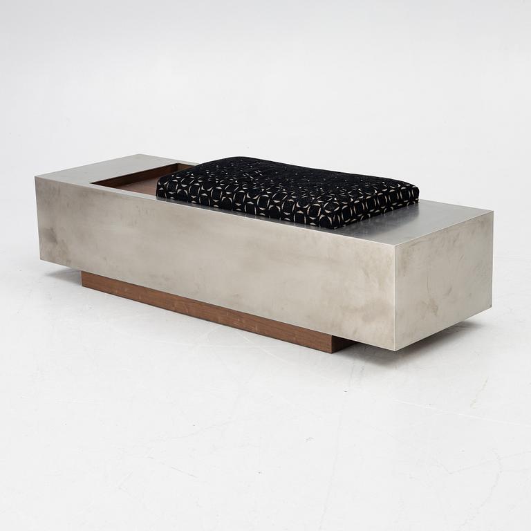 Eva-Lotta Axelsson, a 'Sit' bench by Nude Ateljé.