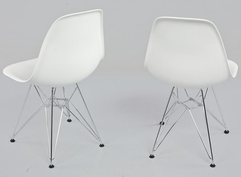 STOLAR, ett par, "Plastic chair", Charles och Ray Eames, Vitra, 2000-tal.