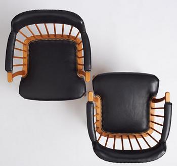 Josef Frank, stolar, ett par, ”Kaptensstol”, Firma Svenskt Tenn, modell 789A.