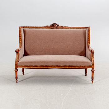 Soffa, Louis XVI-stil,  1900-talets första hälft.