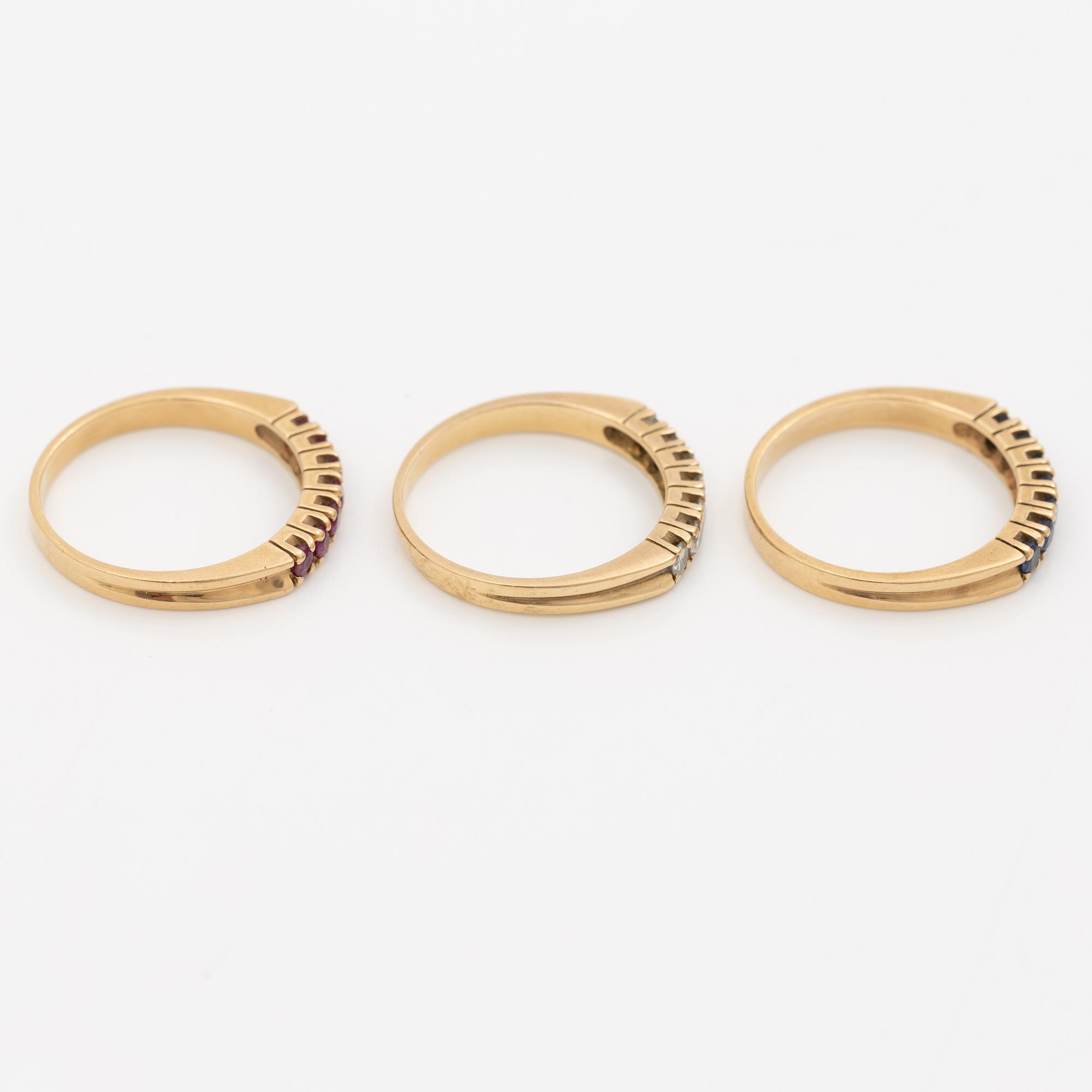Three rings, 18K gold with sapphires, brilliant-cut diamonds and rubies.