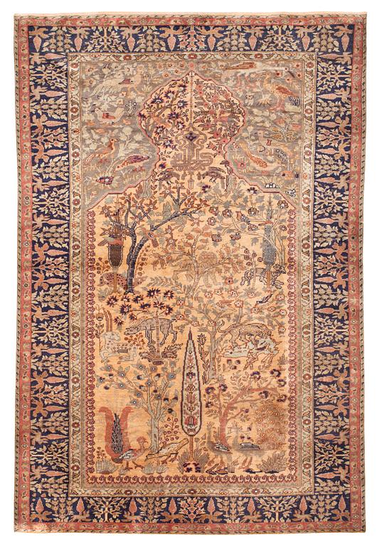 SEMI-ANTIQUE KAYSERI. 175,5 (plus about 1,5 cm flat weave at each end) x 120,5 cm.