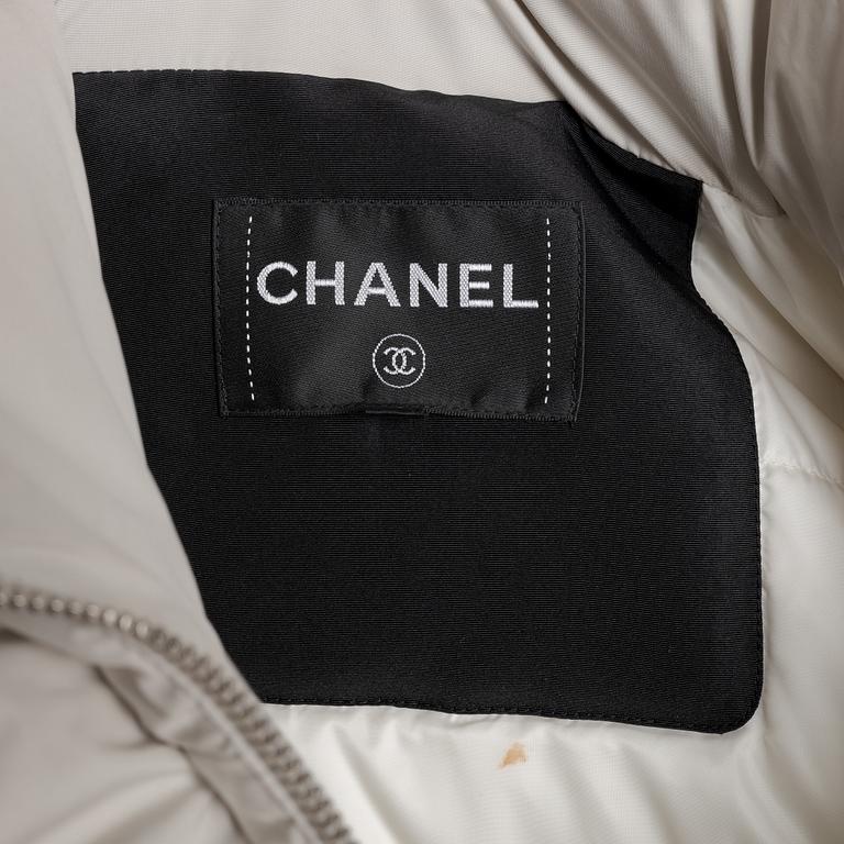 Chanel, down coat, size Fr 40.