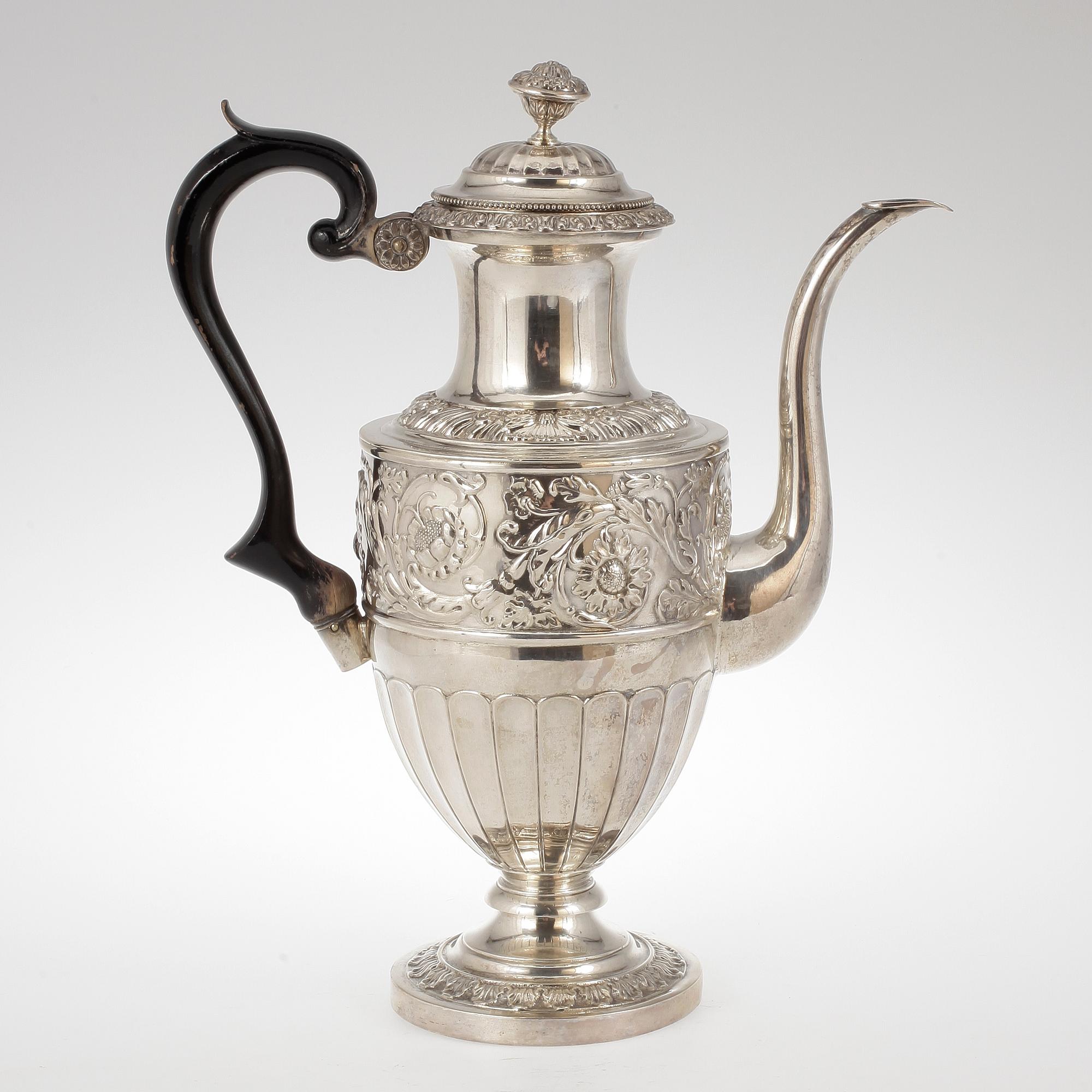 KAFFEKANNA, silver, empire, Gustav Möllenborg, Stockholm, 1836. Vikt ca 1130 gram.