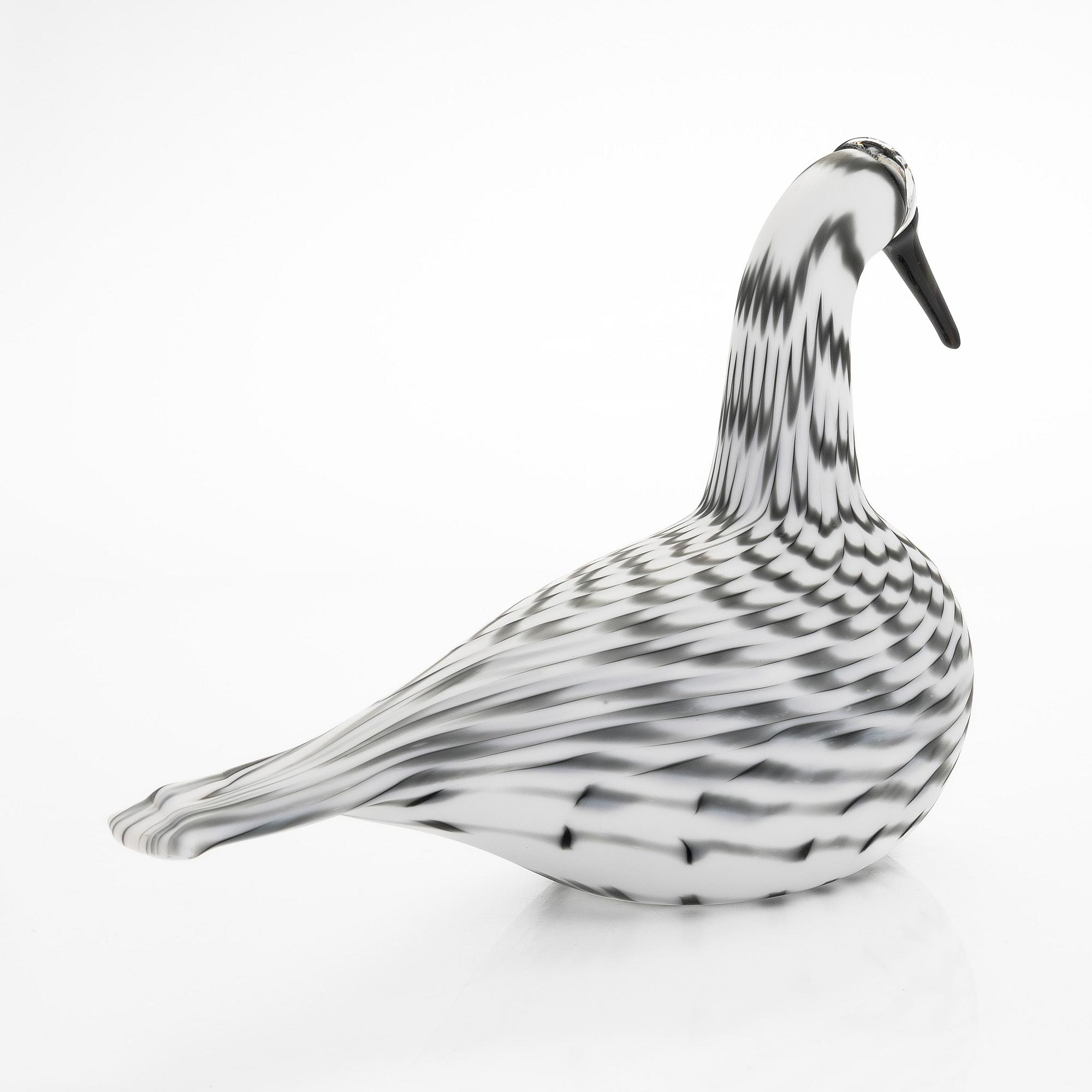 Oiva Toikka, a 'Swan' glass bird, signed O. Toikka Nuutajärvi 128 2005.