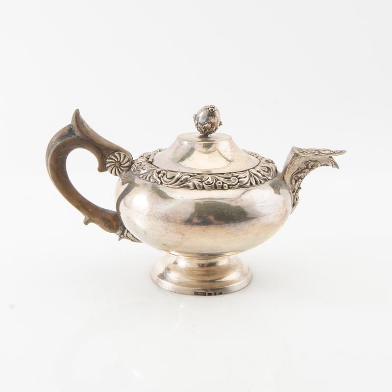 D Herrmansson & Co tekanna silver Stockholm 1839.