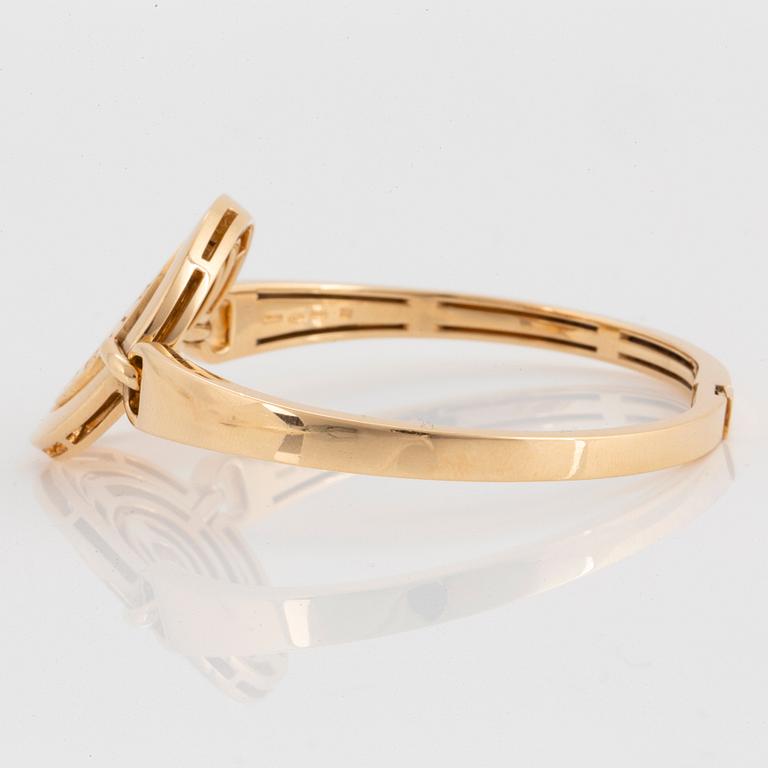 A Bulgari "Astrale" bracelet in 18K gold.