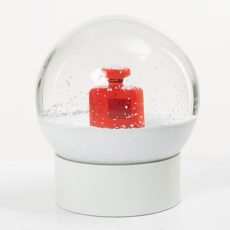 Chanel, Snöglob.