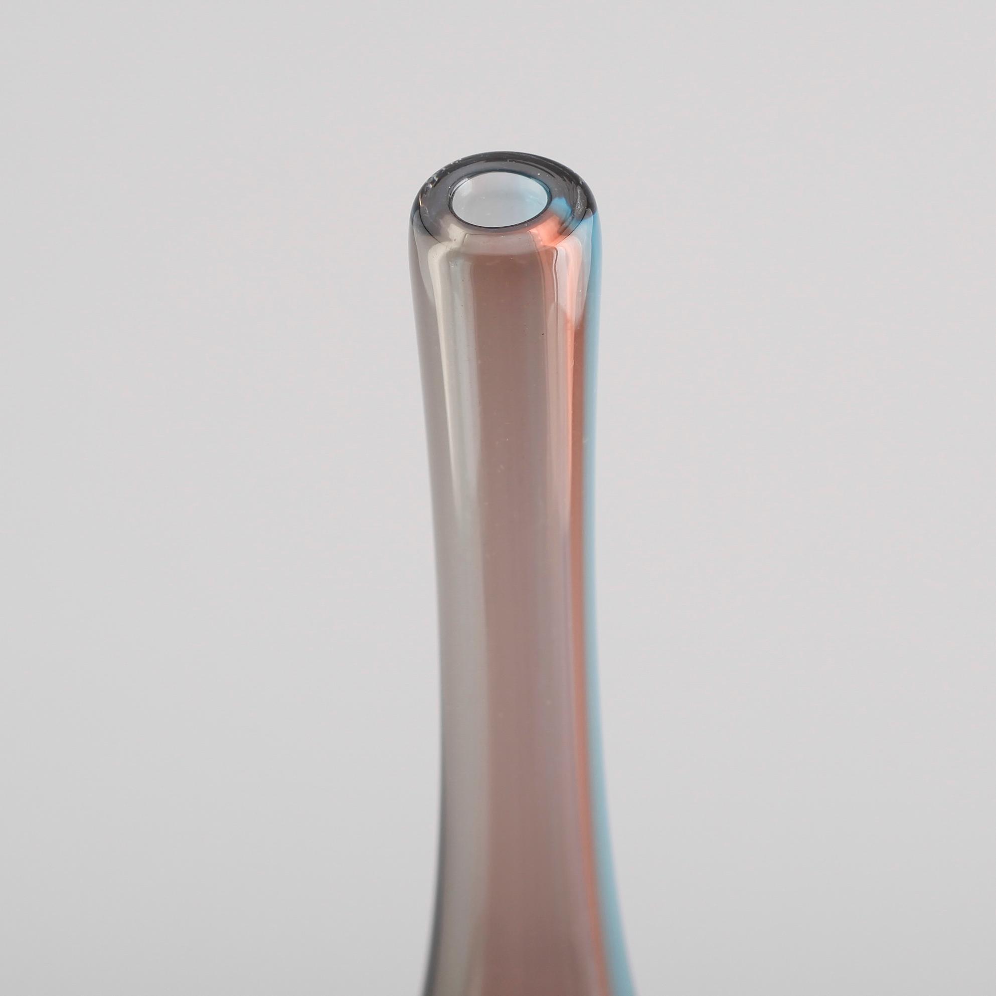 VAS, glas, "Tobago", Kjell Engman, Kosta Boda, osignerad.