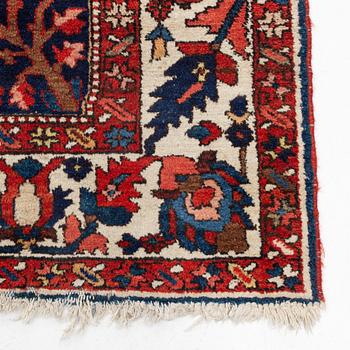 Rug, Bakhtiari, antique/semi-antique, approx. 305 x 215 cm.