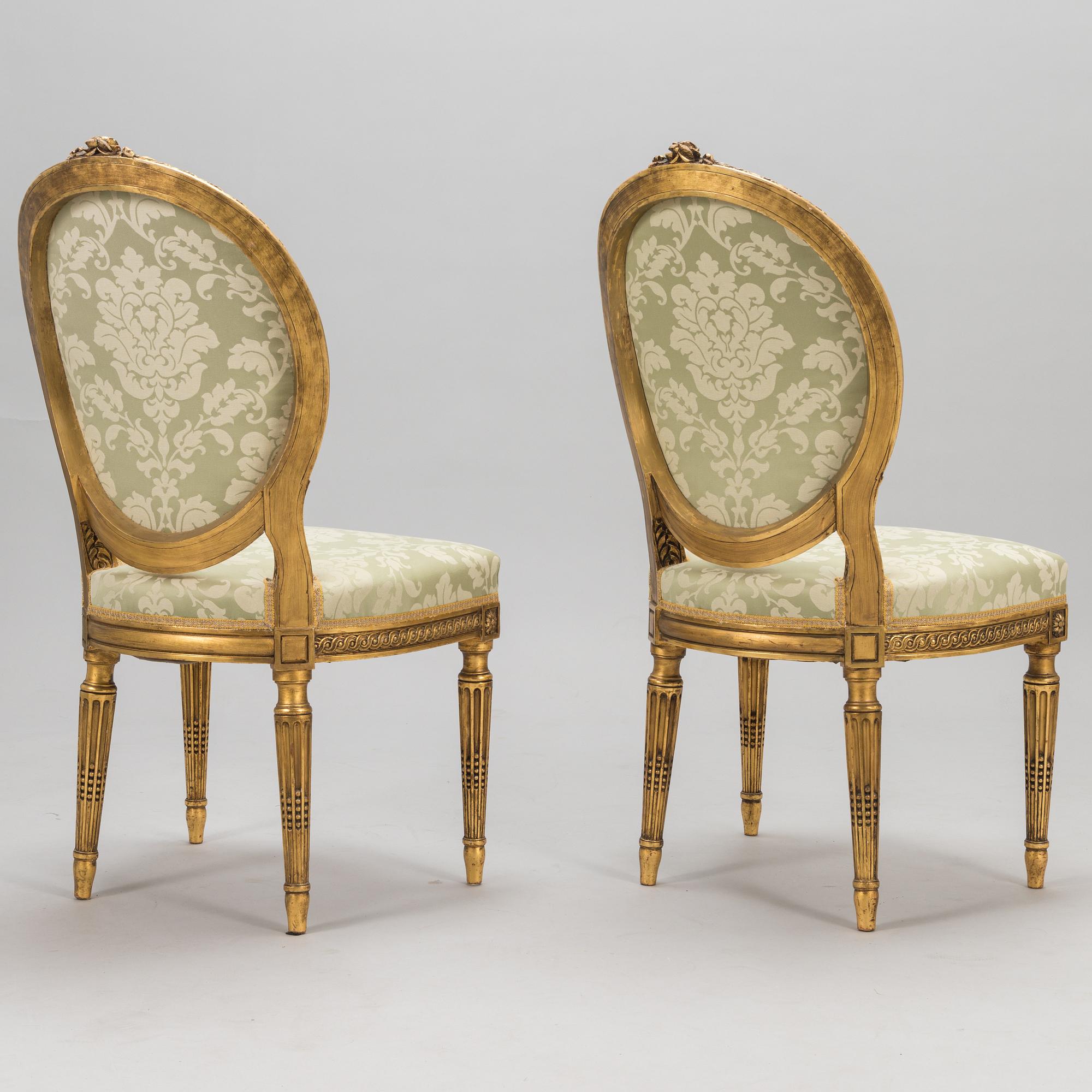 STOLAR, ett par, gustaviansk stil, 1900-talets början.