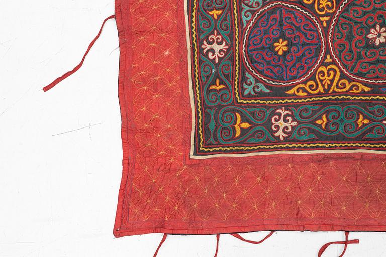 Semi-antique Rasht embroidery, approx. 198 x 125 cm.