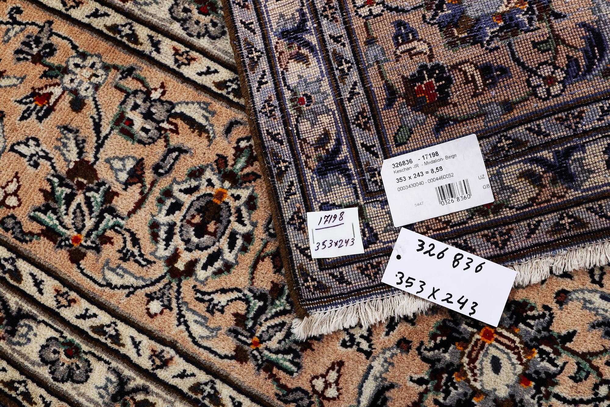 A carpet, Kashan, ca 353 x 243 cm.