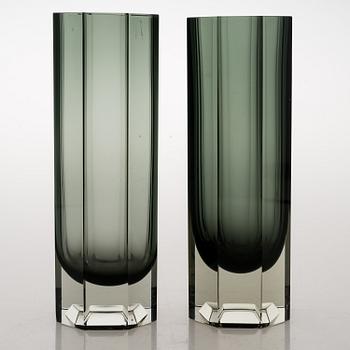 KAJ FRANCK, Two glass vases "Pilari". Signed Kaj Franck Nuutajärvi Notsjö -64.