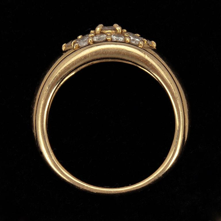RING, guld 18K, diamanter tot. 0,50 ct.