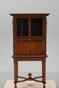 BARSKÅP, renässansstil. 1800-tal.